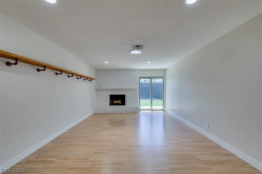 3169 Desmond, Las Vegas, NV 89121