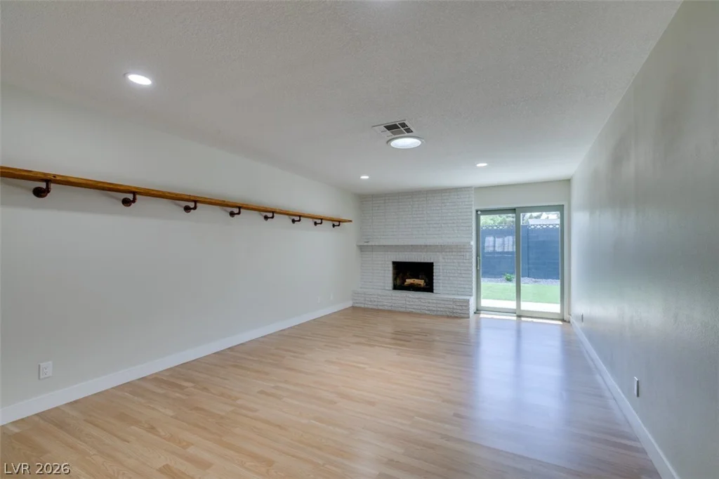 3169 Desmond, Las Vegas, NV 89121