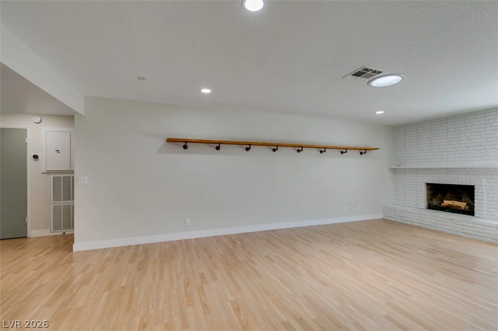 3169 Desmond, Las Vegas, NV 89121