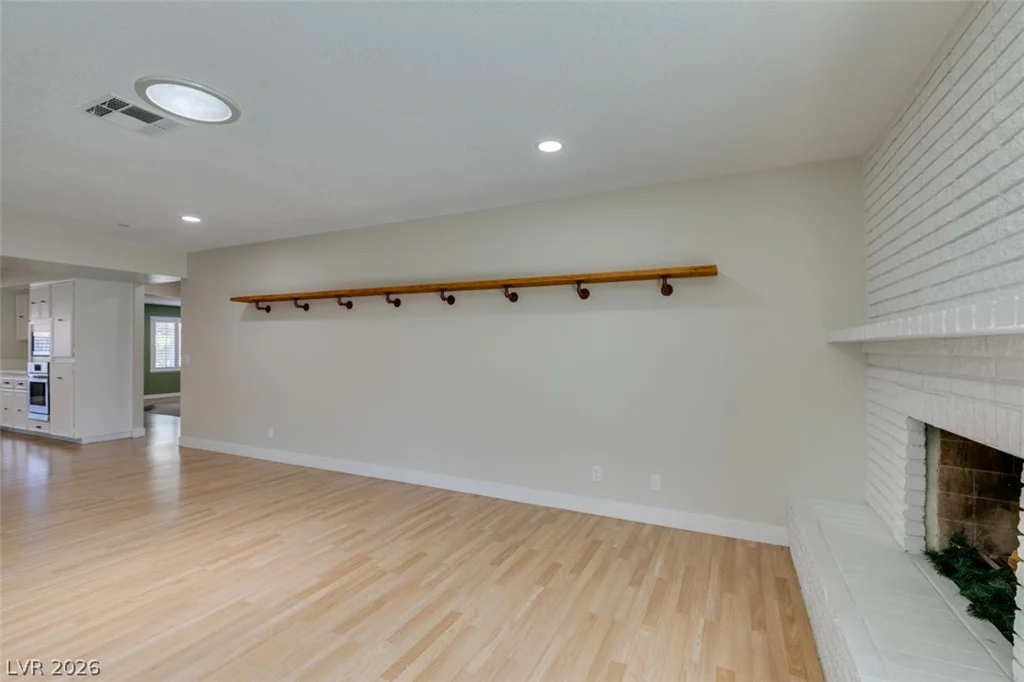 3169 Desmond, Las Vegas, NV 89121