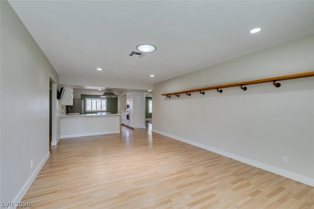 3169 Desmond, Las Vegas, NV 89121