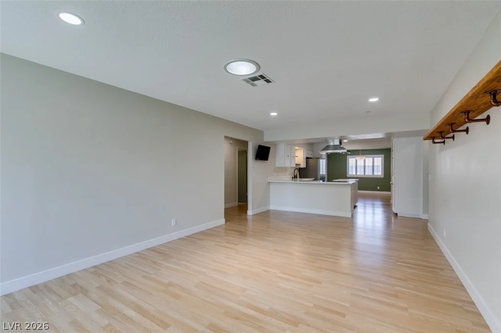 3169 Desmond, Las Vegas, NV 89121