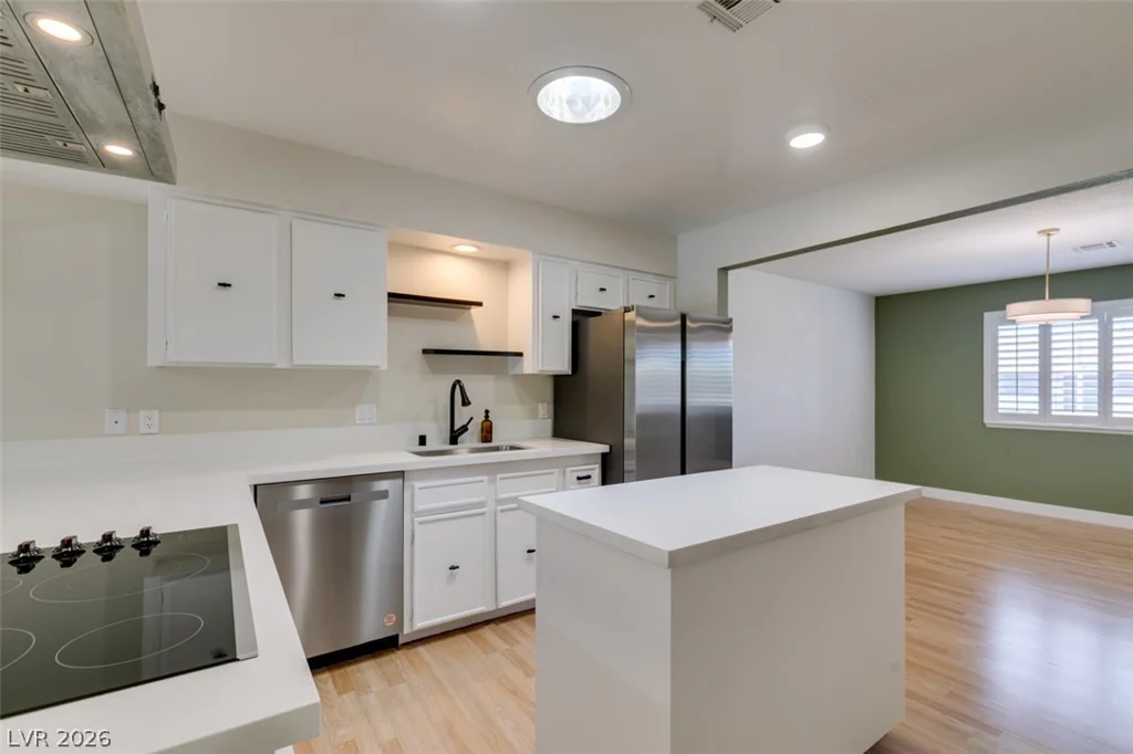 3169 Desmond, Las Vegas, NV 89121