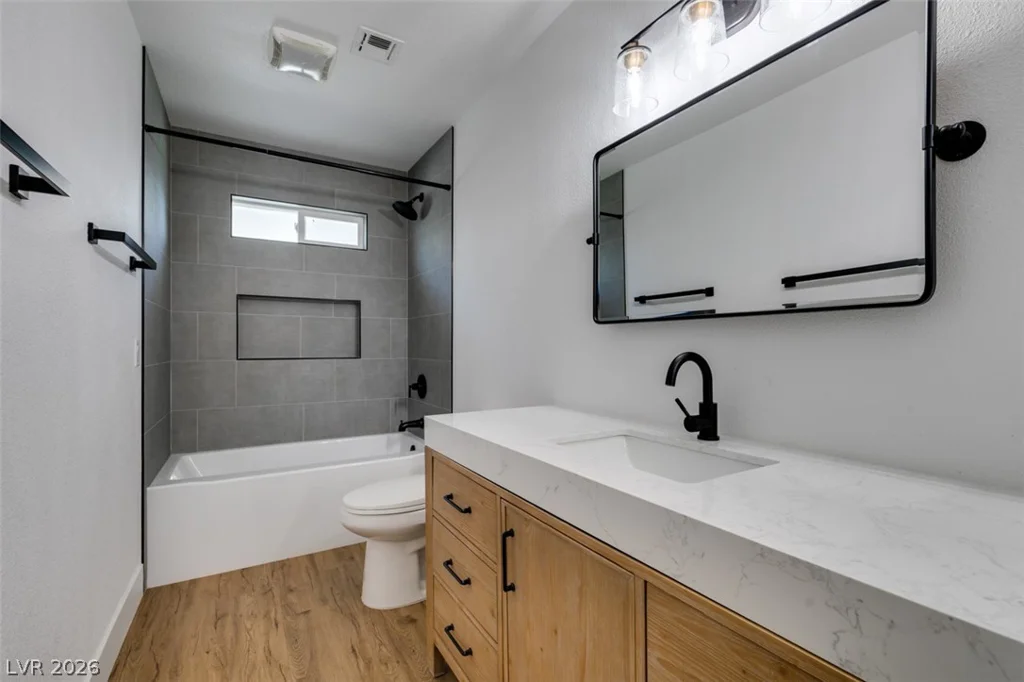 3169 Desmond, Las Vegas, NV 89121