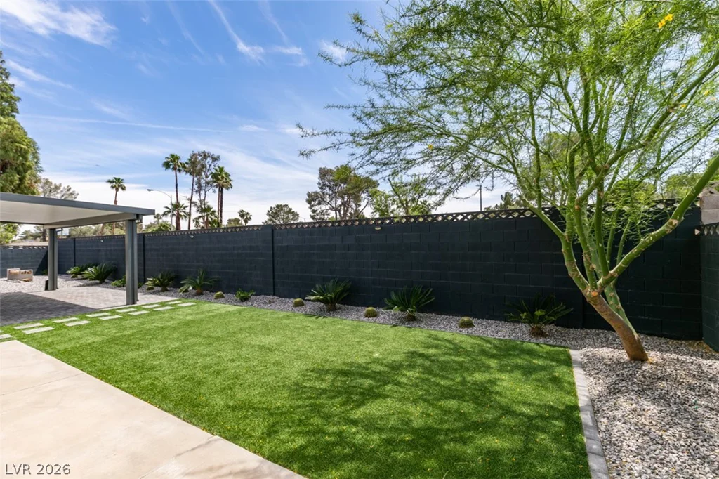 3169 Desmond, Las Vegas, NV 89121