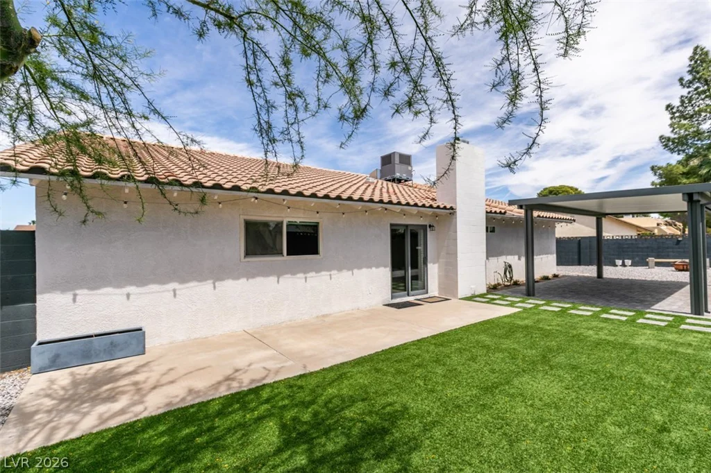 3169 Desmond, Las Vegas, NV 89121