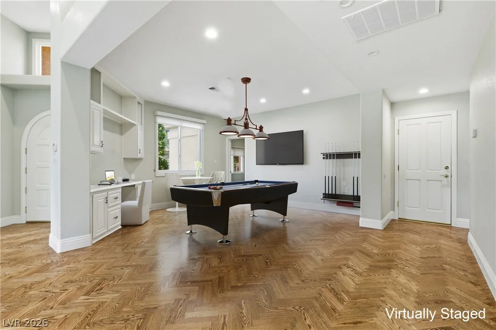 8215 Round Hills, Las Vegas, NV 89113