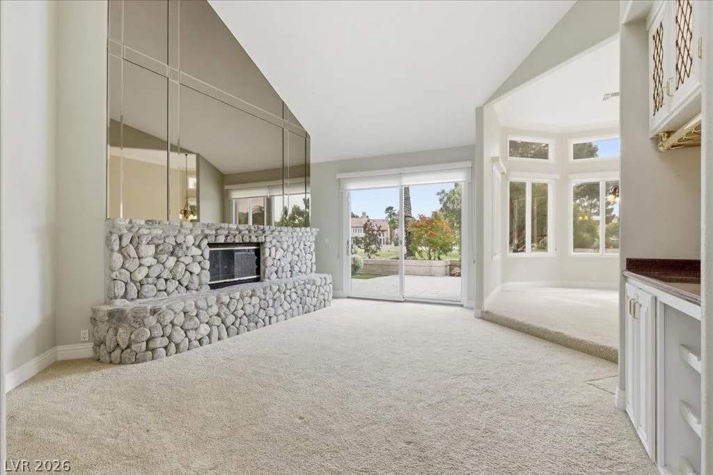 8215 Round Hills, Las Vegas, NV 89113