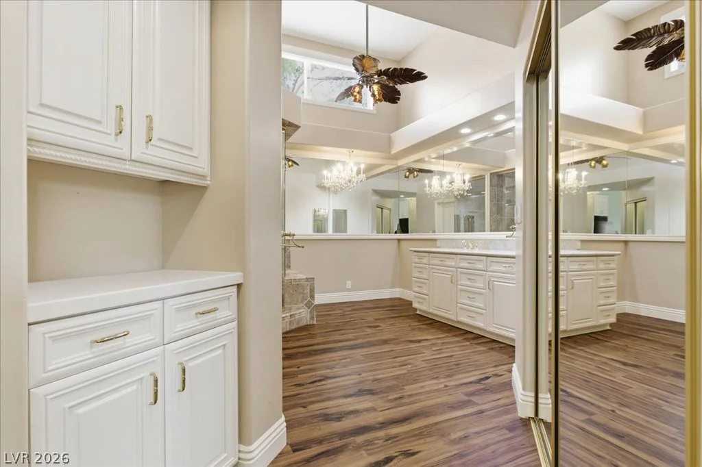 8215 Round Hills, Las Vegas, NV 89113