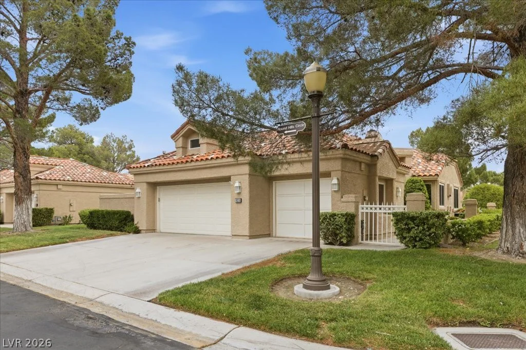 8215 Round Hills, Las Vegas, NV 89113