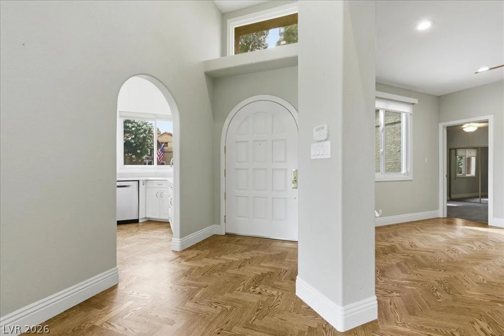 8215 Round Hills, Las Vegas, NV 89113