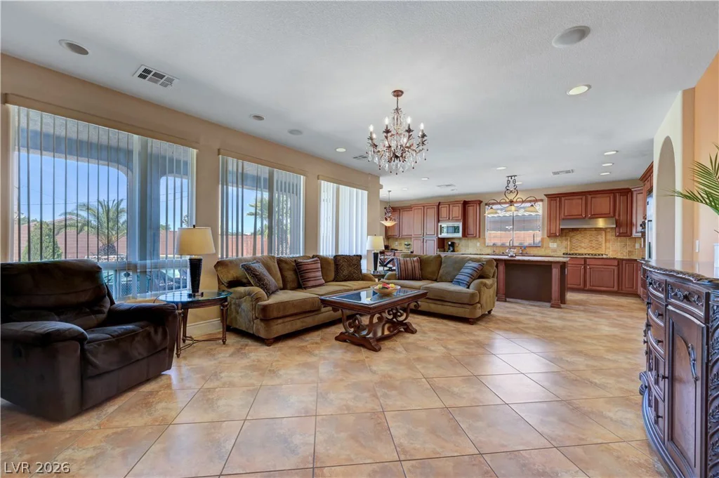 430 Las Alturas, Las Vegas, NV 89123