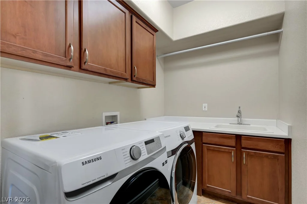 430 Las Alturas, Las Vegas, NV 89123