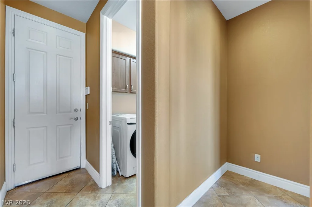 430 Las Alturas, Las Vegas, NV 89123