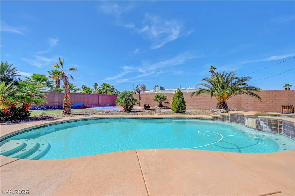 430 Las Alturas, Las Vegas, NV 89123