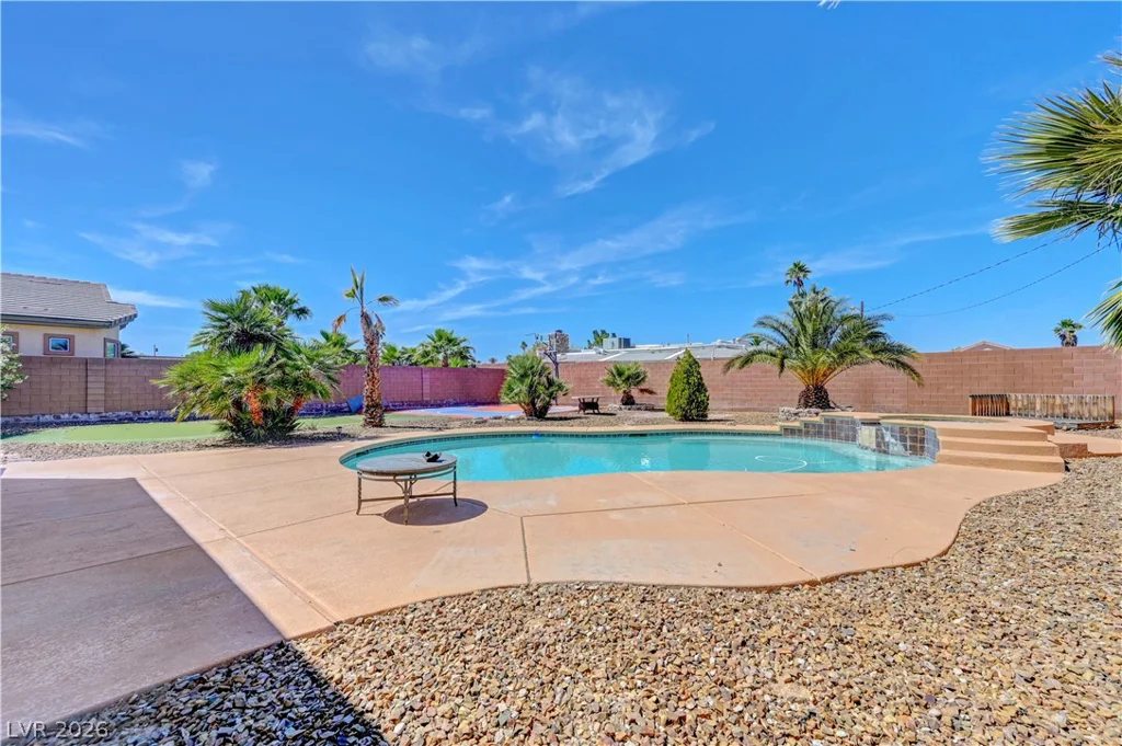 430 Las Alturas, Las Vegas, NV 89123