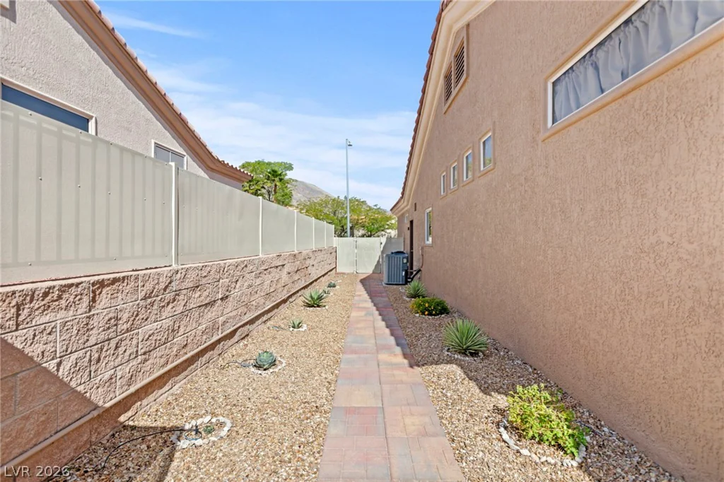 2736 Darby Falls, Las Vegas, NV 89134