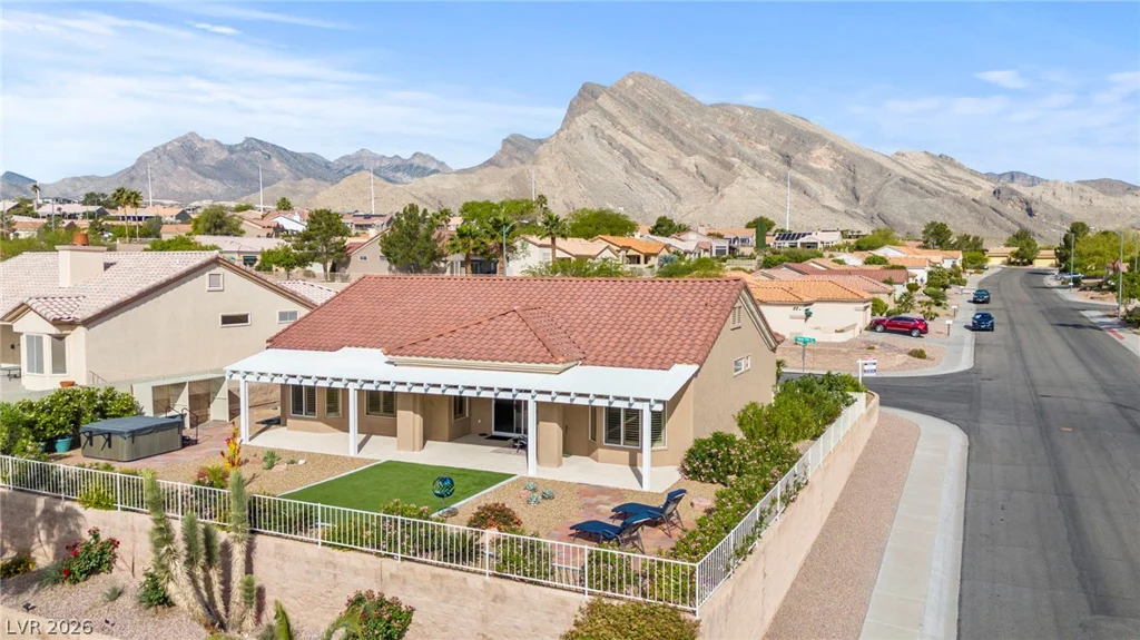 2736 Darby Falls, Las Vegas, NV 89134