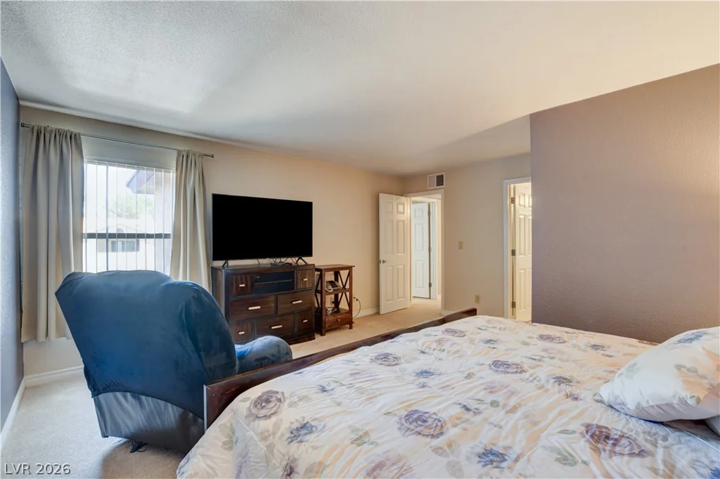 2451 Rainbow, Las Vegas, NV 89108