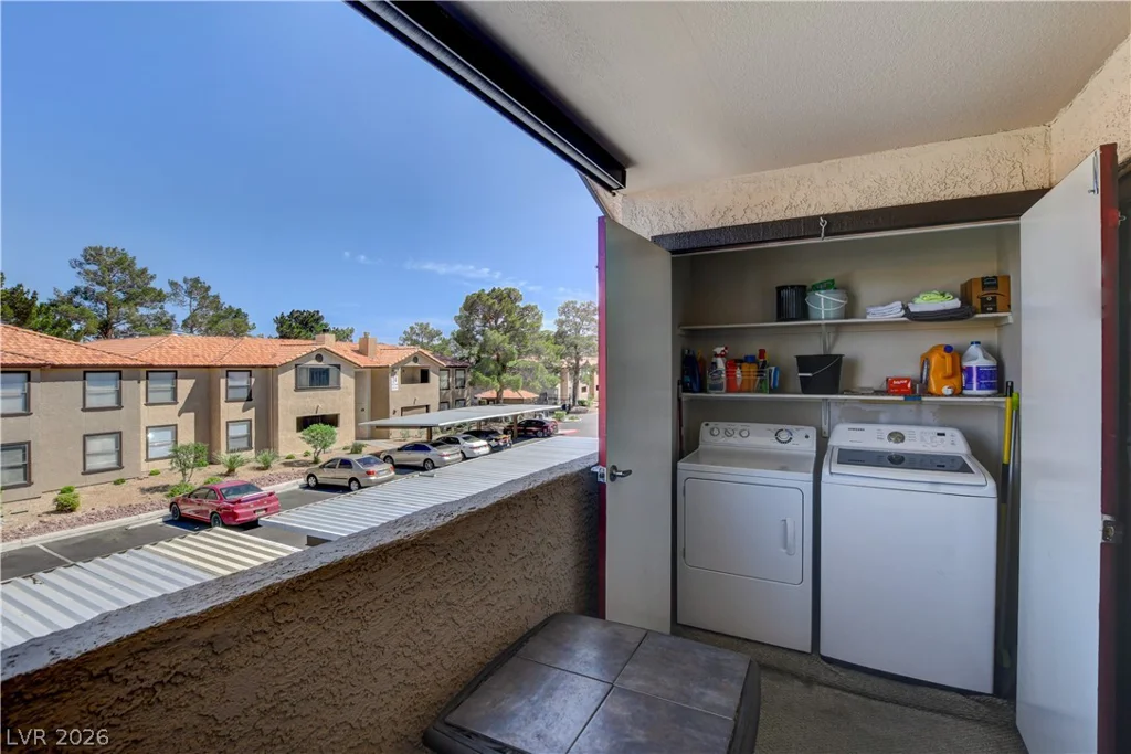 2451 Rainbow, Las Vegas, NV 89108