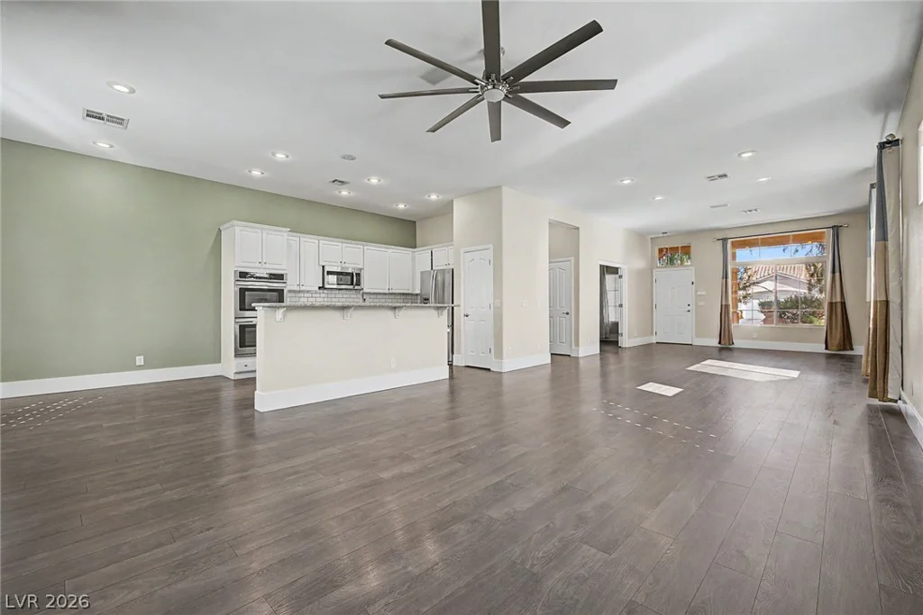 1036 Coldwater Falls, Las Vegas, NV 89123