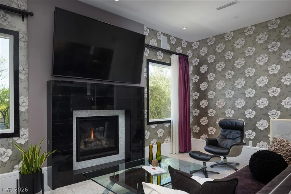 72 Wildwing, Las Vegas, NV 89135