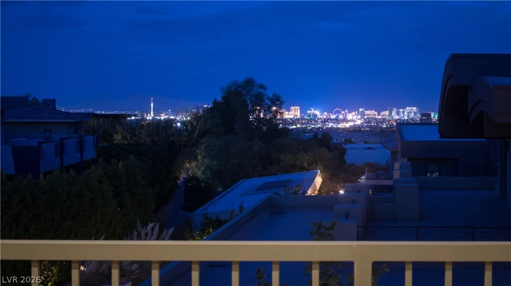 72 Wildwing, Las Vegas, NV 89135