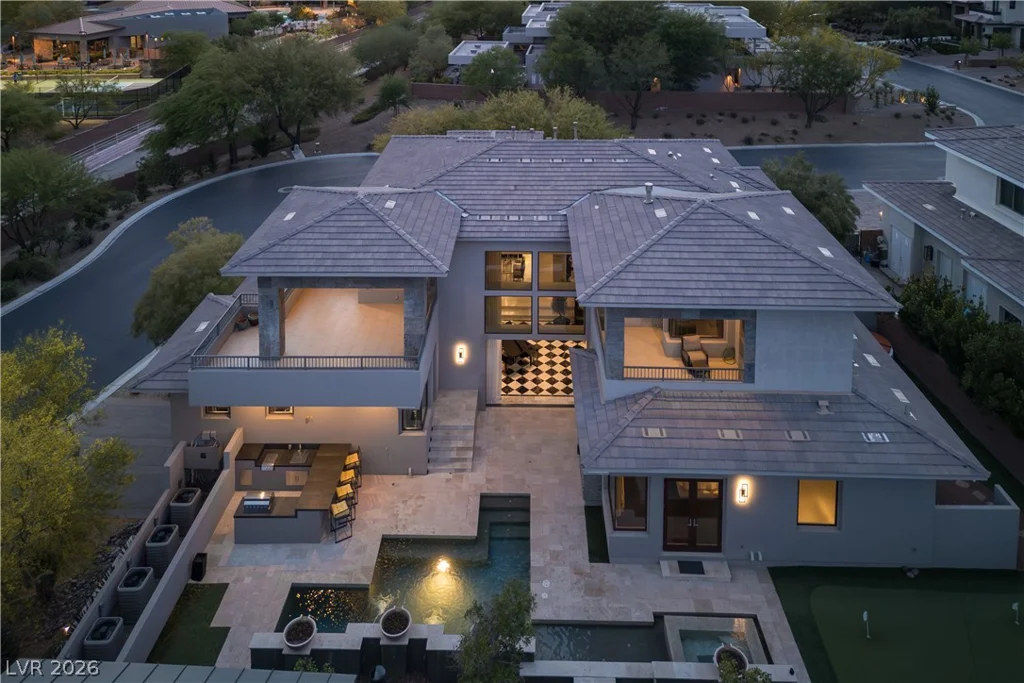 72 Wildwing, Las Vegas, NV 89135