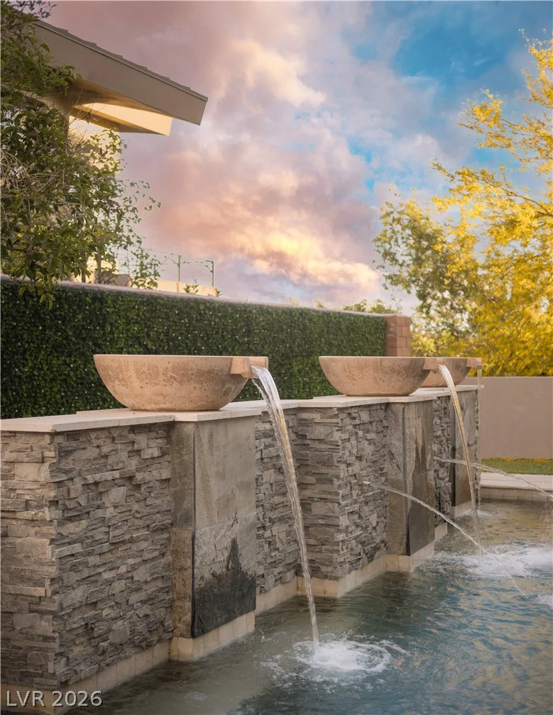 72 Wildwing, Las Vegas, NV 89135