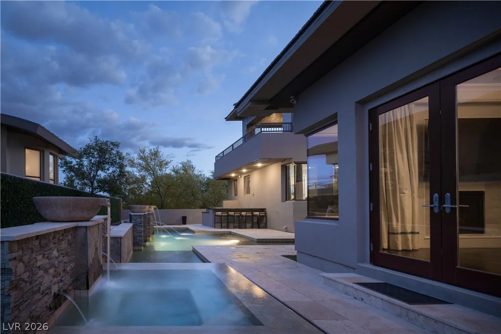 72 Wildwing, Las Vegas, NV 89135