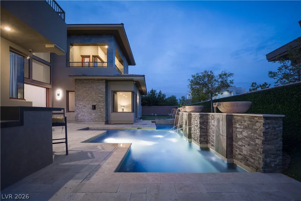 72 Wildwing, Las Vegas, NV 89135