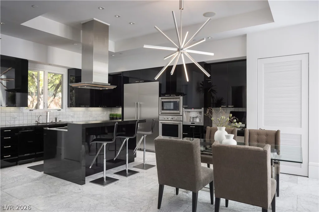72 Wildwing, Las Vegas, NV 89135