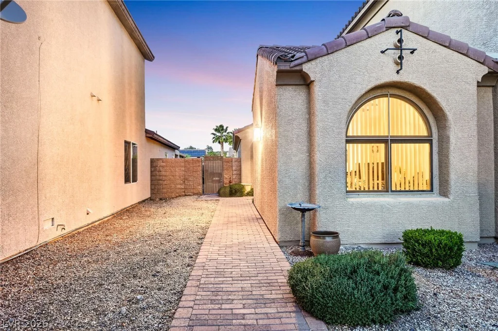 2480 Sturrock, Henderson, NV 89044
