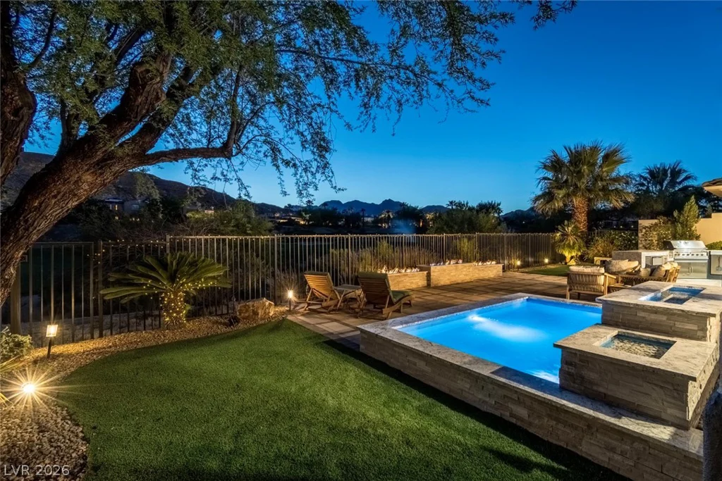 2587 Turtle Head Peak, Las Vegas, NV 89135