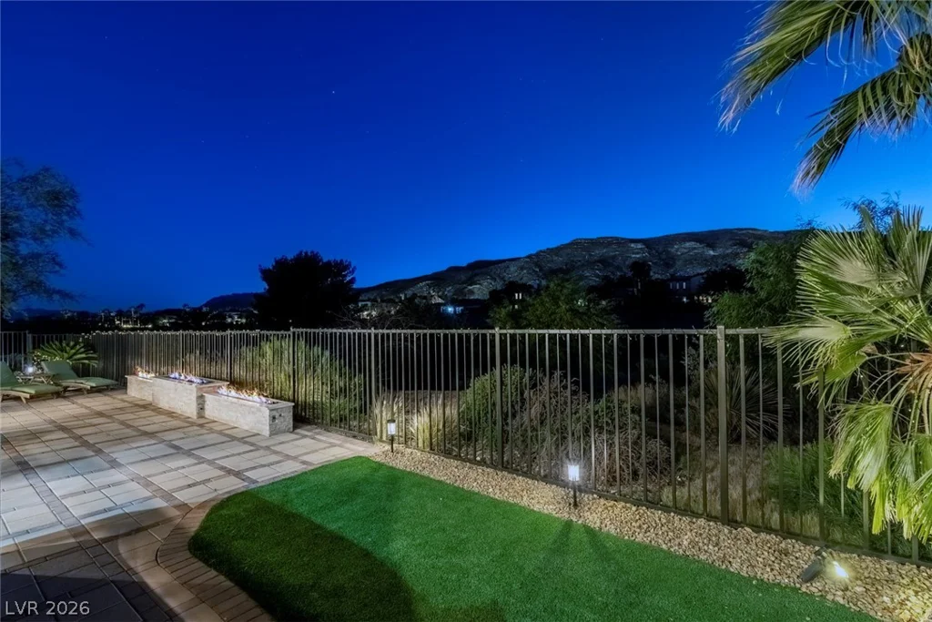 2587 Turtle Head Peak, Las Vegas, NV 89135
