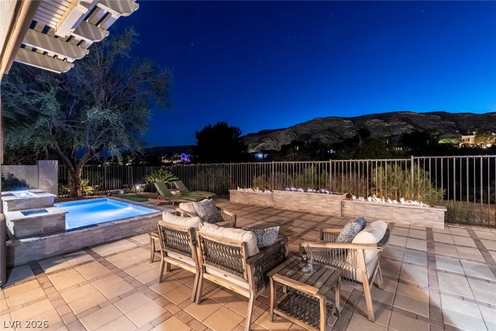 2587 Turtle Head Peak, Las Vegas, NV 89135
