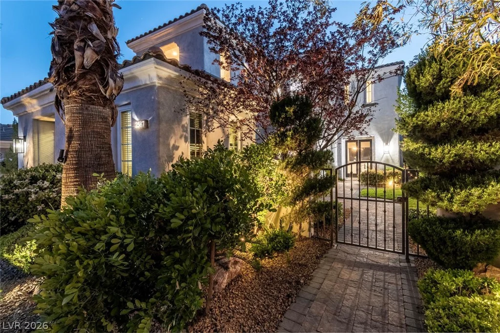 2587 Turtle Head Peak, Las Vegas, NV 89135