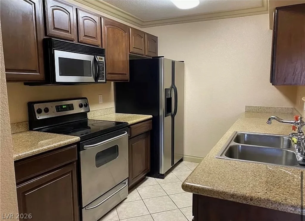 8101 Flamingo, Las Vegas, NV 89147