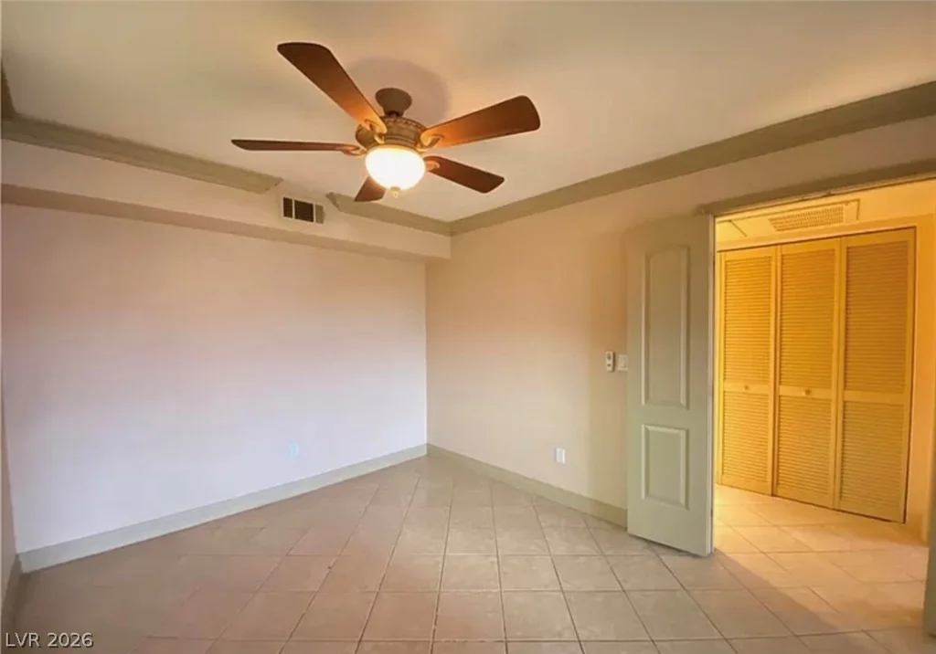 8101 Flamingo, Las Vegas, NV 89147