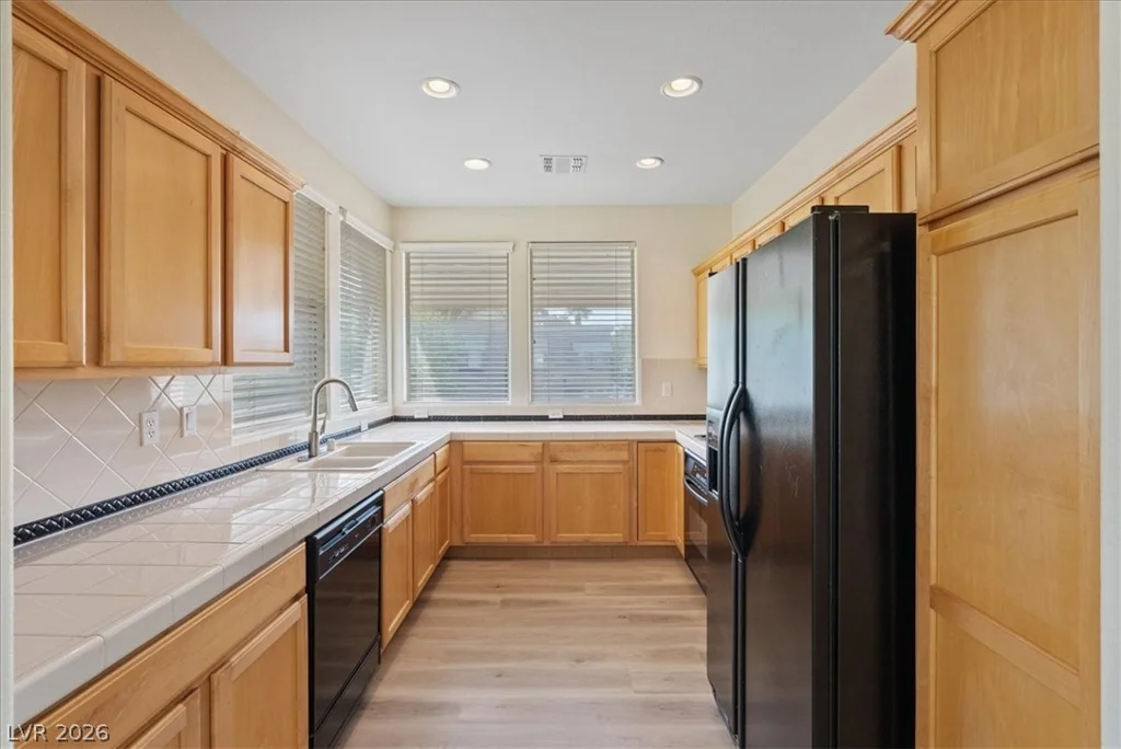 805 Dana Hills, Las Vegas, NV 89134