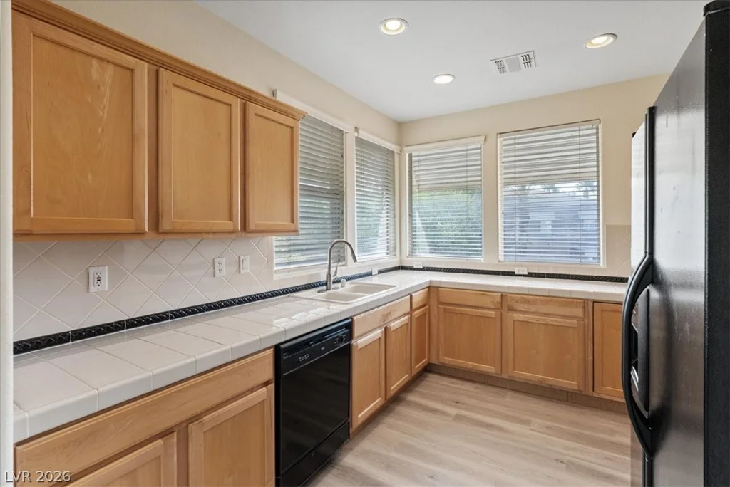 805 Dana Hills, Las Vegas, NV 89134