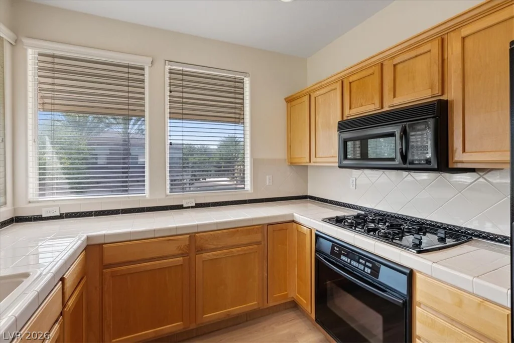 805 Dana Hills, Las Vegas, NV 89134