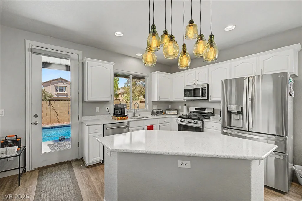 10536 Laurelwood Lake, Las Vegas, NV 89166