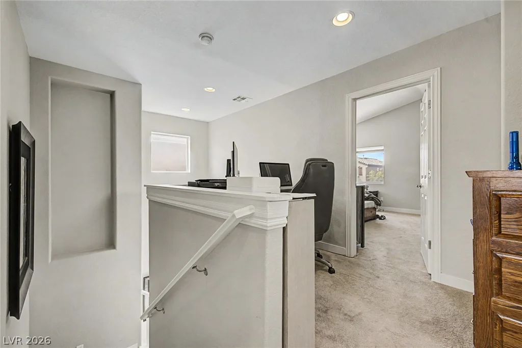 10536 Laurelwood Lake, Las Vegas, NV 89166