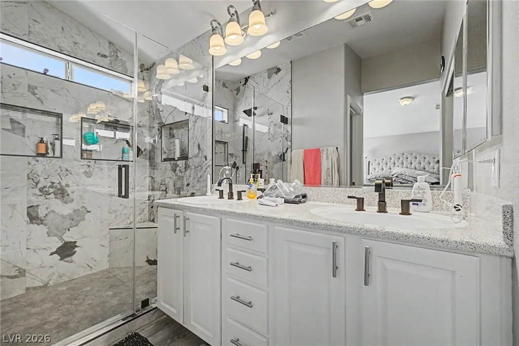 10536 Laurelwood Lake, Las Vegas, NV 89166