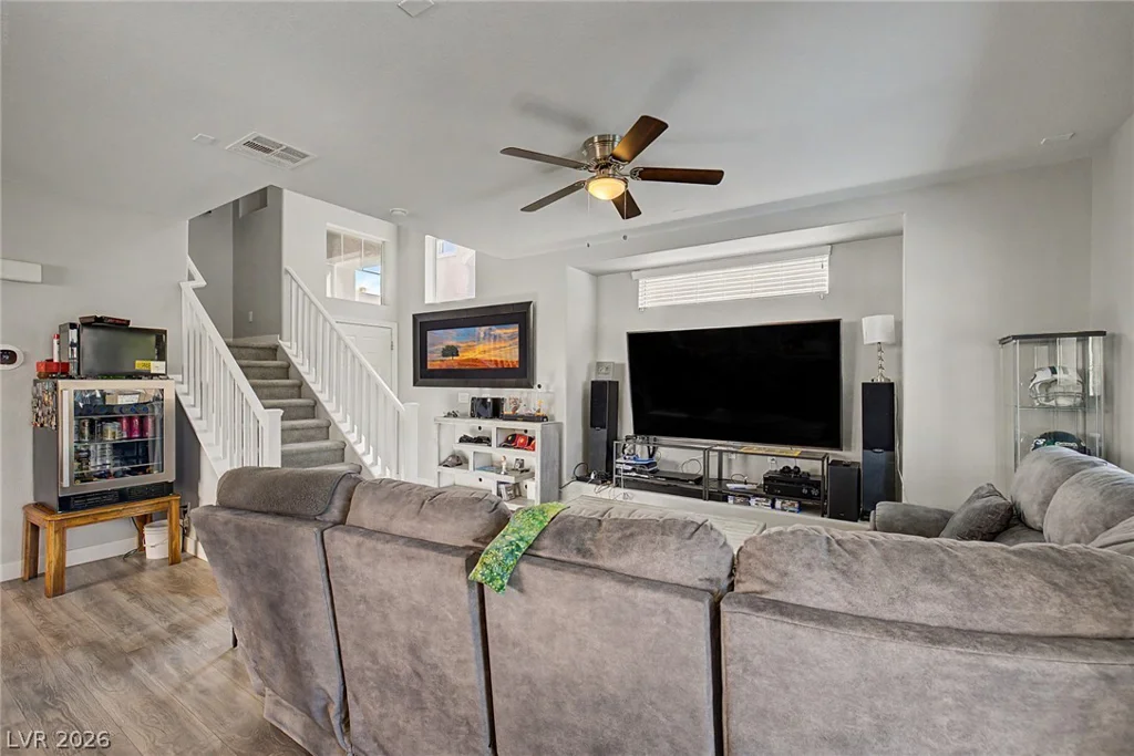 10536 Laurelwood Lake, Las Vegas, NV 89166