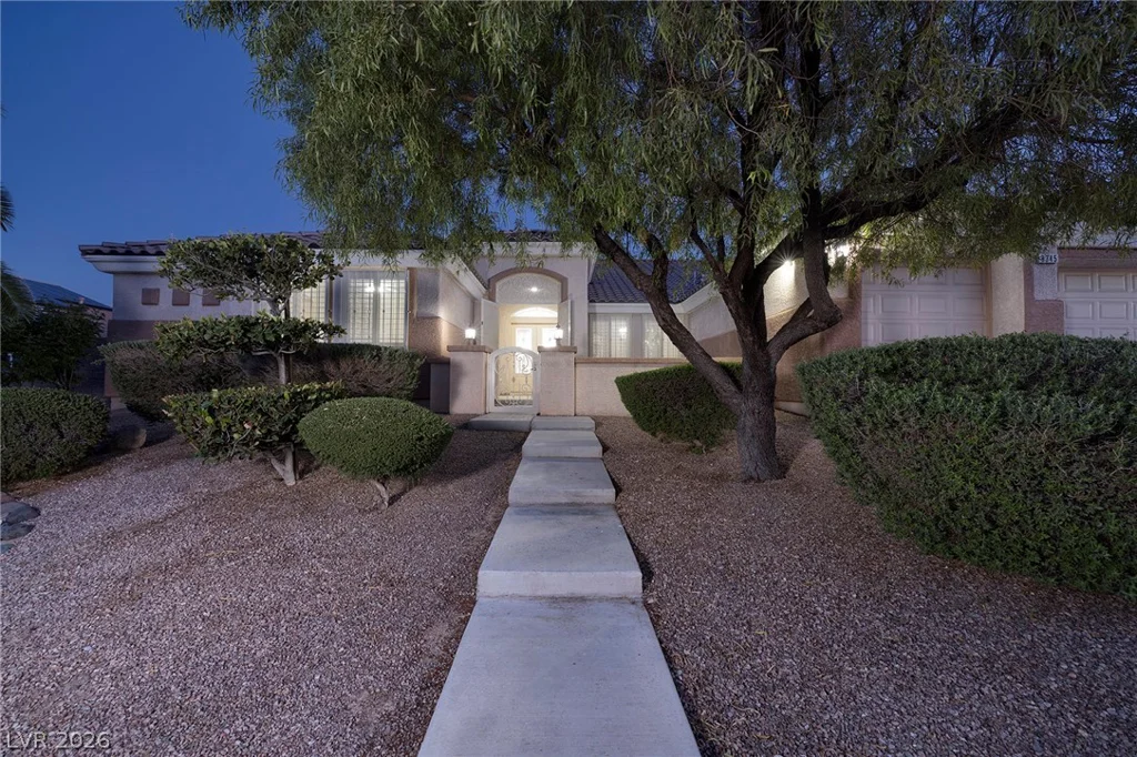 8345 Christinas Cove, Las Vegas, NV 89131