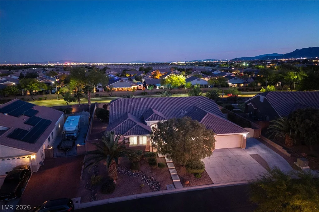 8345 Christinas Cove, Las Vegas, NV 89131