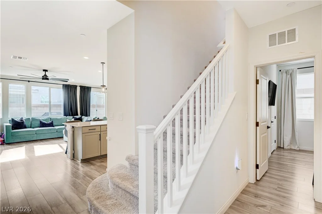 10207 Canyon Mantle, Las Vegas, NV 89166