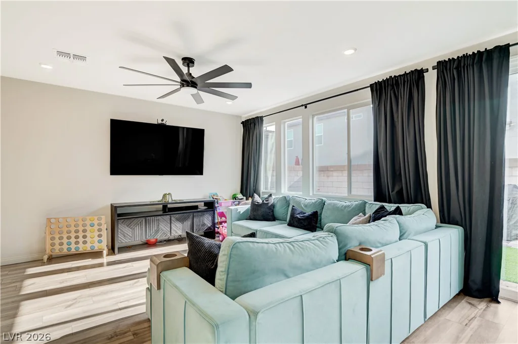 10207 Canyon Mantle, Las Vegas, NV 89166